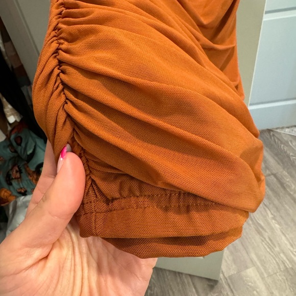 Ruched Bodycon dress, NWOT size small - Picture 3 of 5